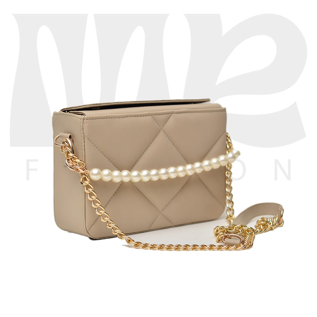 Chic Chain Crossbody